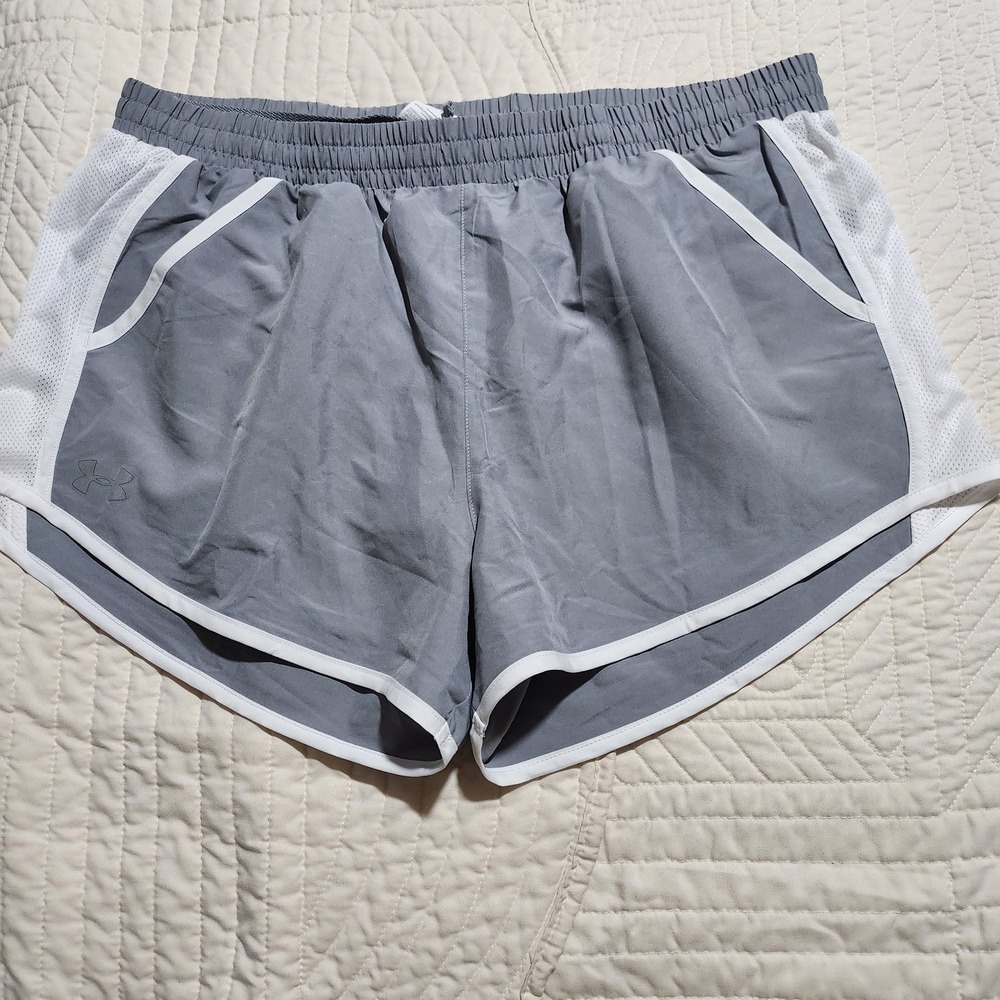 Under Armour HeatGear Fly By Running Shorts Womens Large Gray White Mesh Pockets